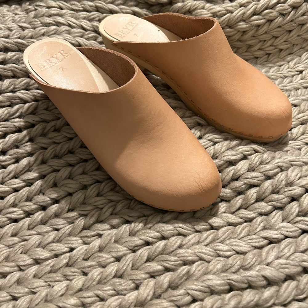 Bryr Clementine Clog in Natural Leather Mules
